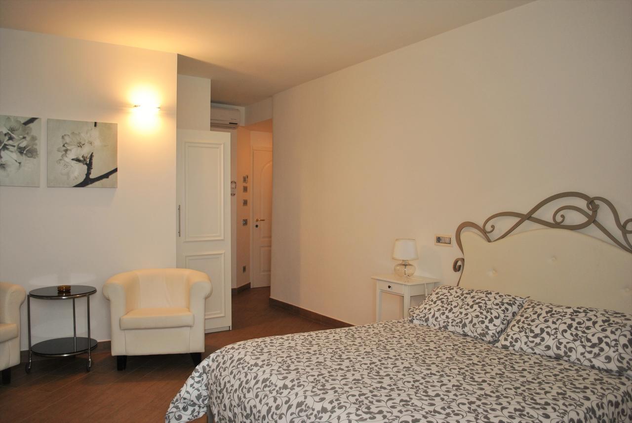 Hotel Residence Baiadelsole Laigueglia Bagian luar foto
